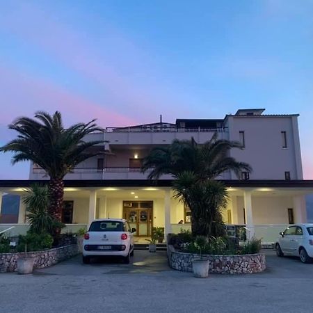 Hotel Vallisdea Sala Consilina Exterior foto