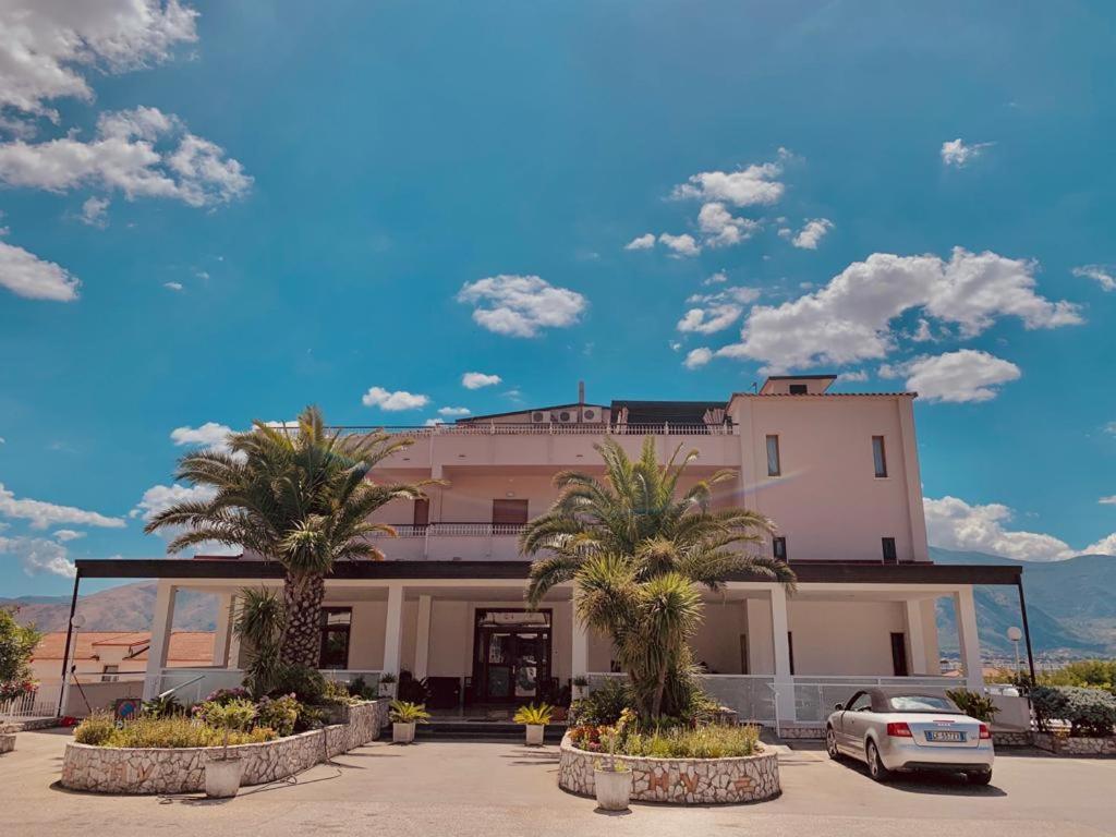 Hotel Vallisdea Sala Consilina Exterior foto